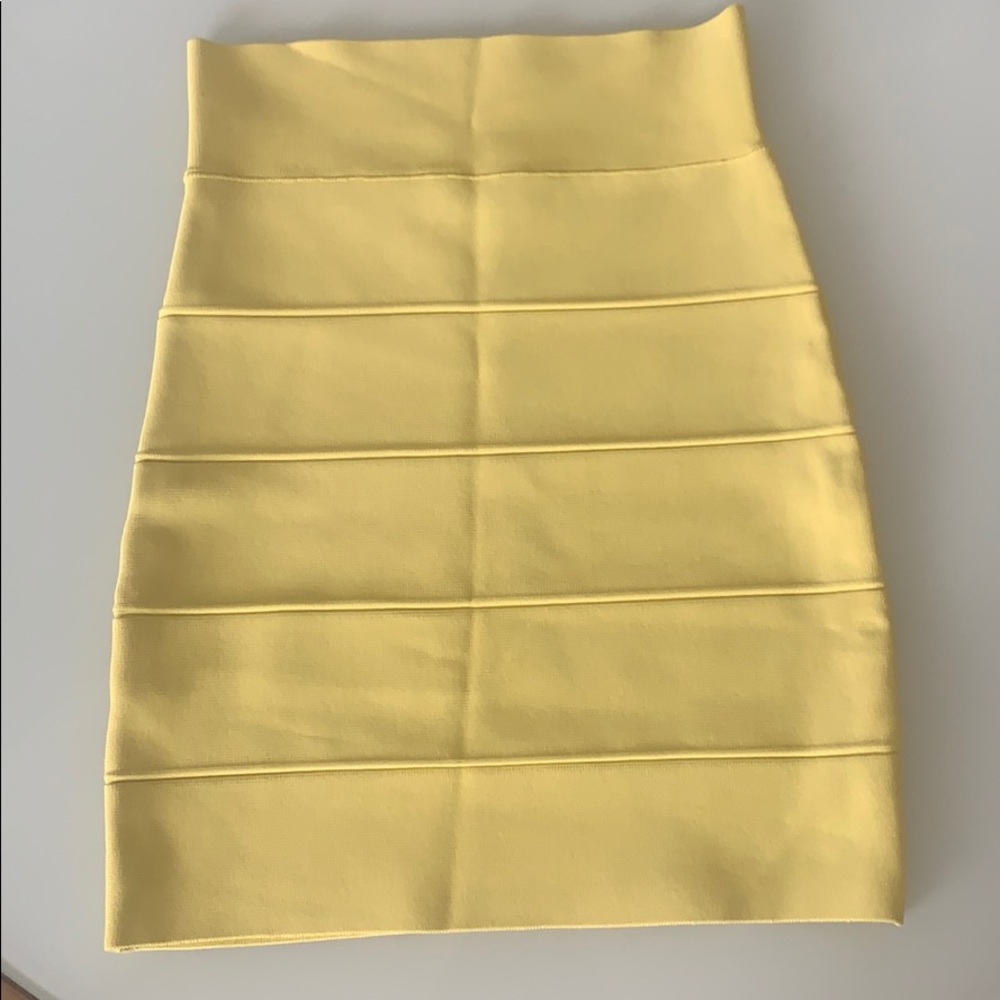 BCBG Bandage skirt like new